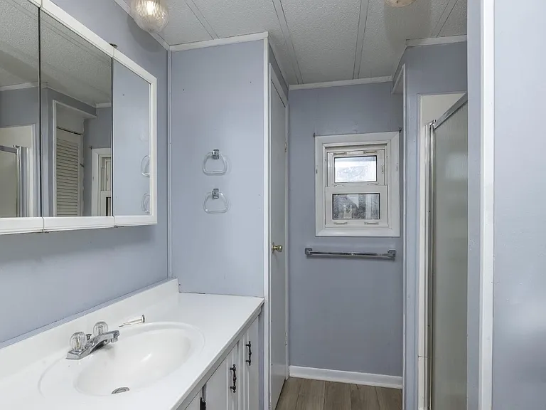 223 W Park Ave — Photo 7