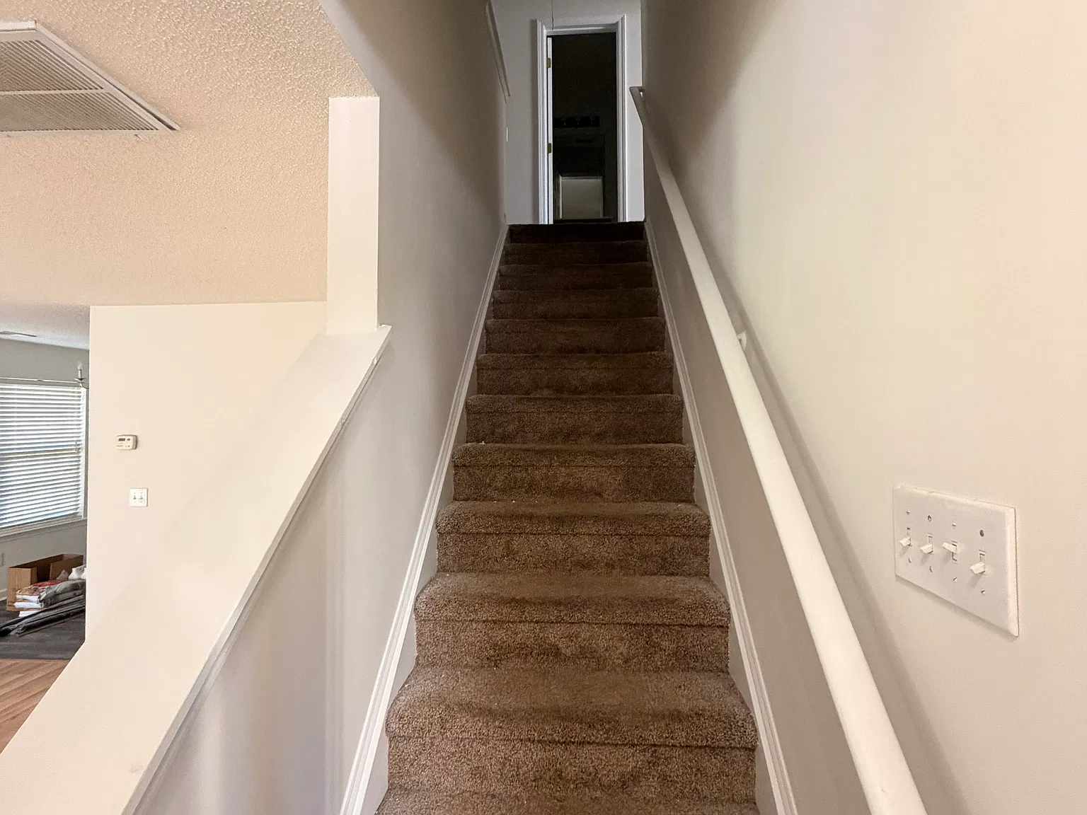 3 bed, 2.5 bath, 1360 sqft, $2,000 — Photo 3