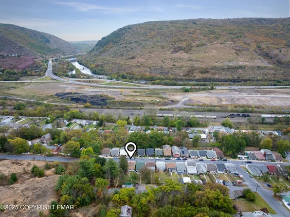 669 Princeton Ave, Palmerton, PA 18071