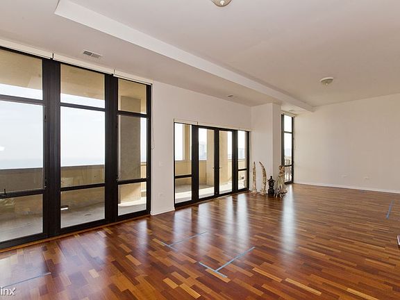4th image of 1464 S Michigan Ave APT 2404A