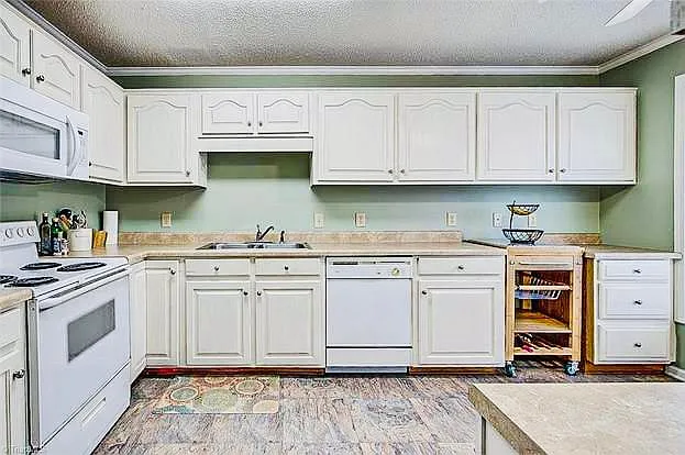617G Uwharrie St — Photo 2