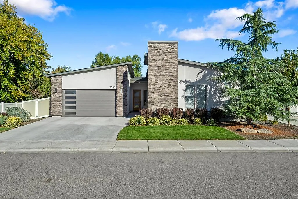 3 bed, 2.5 bath, 2408 sqft, $3,750 — Photo 1