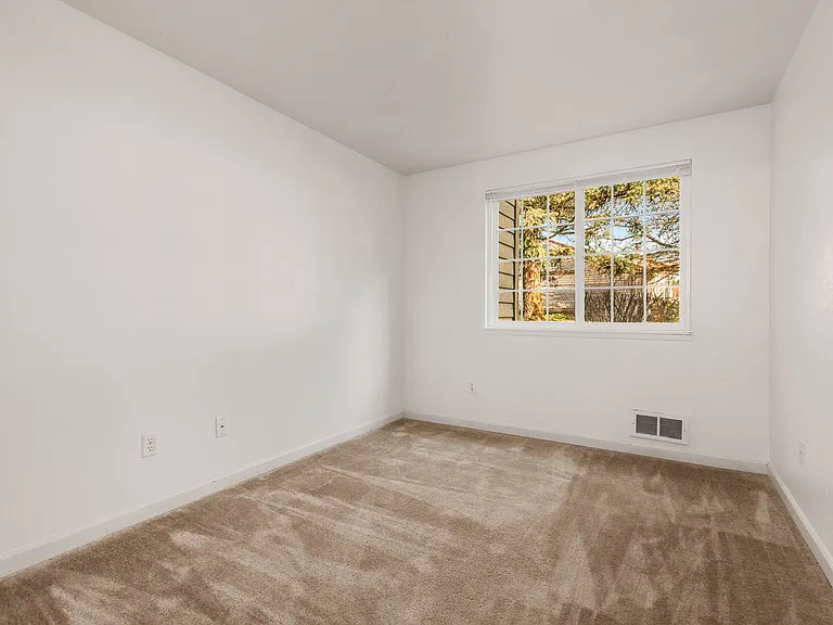 14200 NE 171st St #A106 — Photo 11