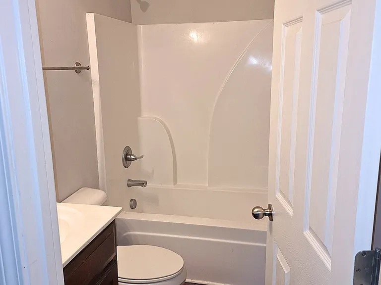 2043 Leota St — Photo 11