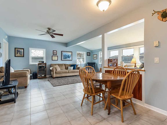 2nd image of 2655 Selkirk Lake Dr