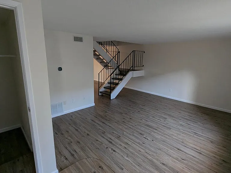 2260 N Indian Canyon Dr #B — Photo 4