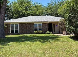 400 Indian Crest Dr, Saginaw, TX 76179