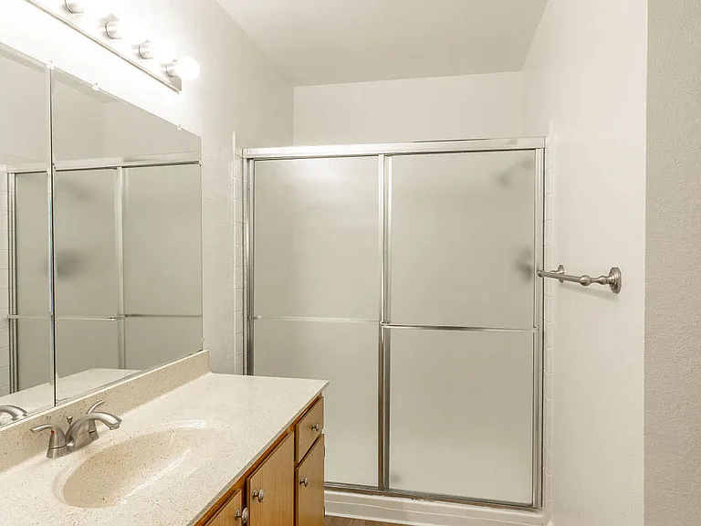 Cambridge Court Townhomes — Photo 32