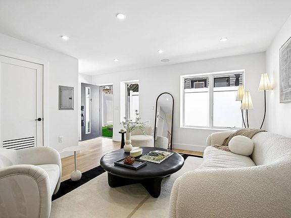 4th image of 105 Laidlaw Ave #Jc