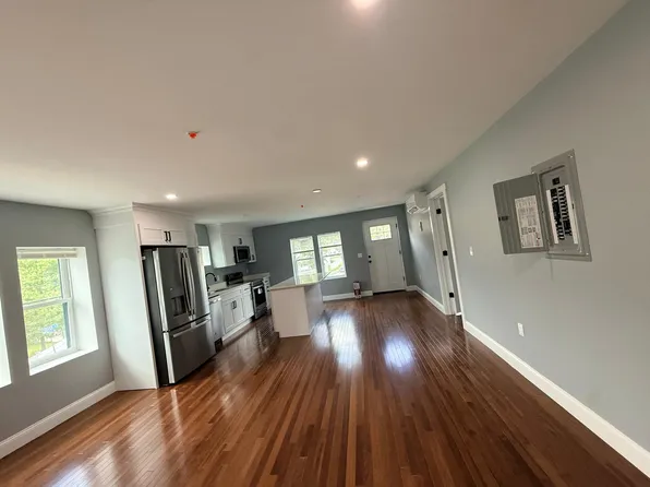 4 Neponset St, South Walpole, MA