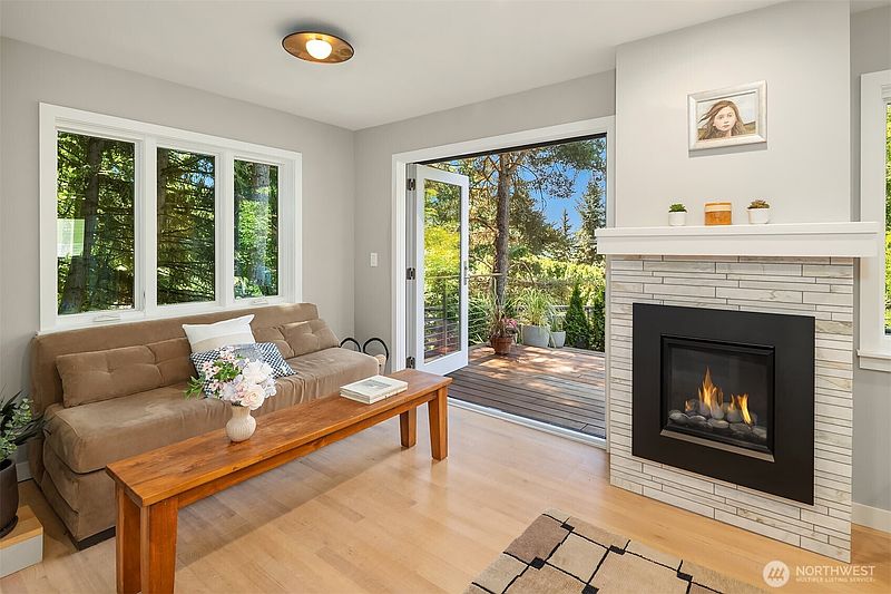 2nd image of 5610 W Mercer Way