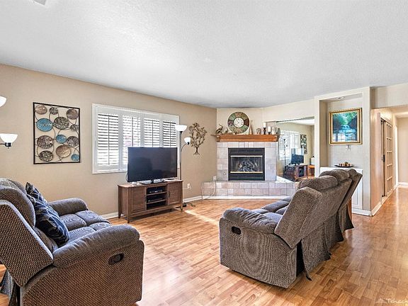 3rd image of 834 W Avenue J9