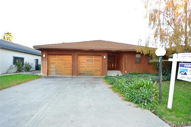 Welcome to 8583 Paradise Lagoon Drive.