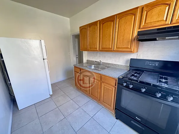 (undisclosed Address), Bronx, NY 10461