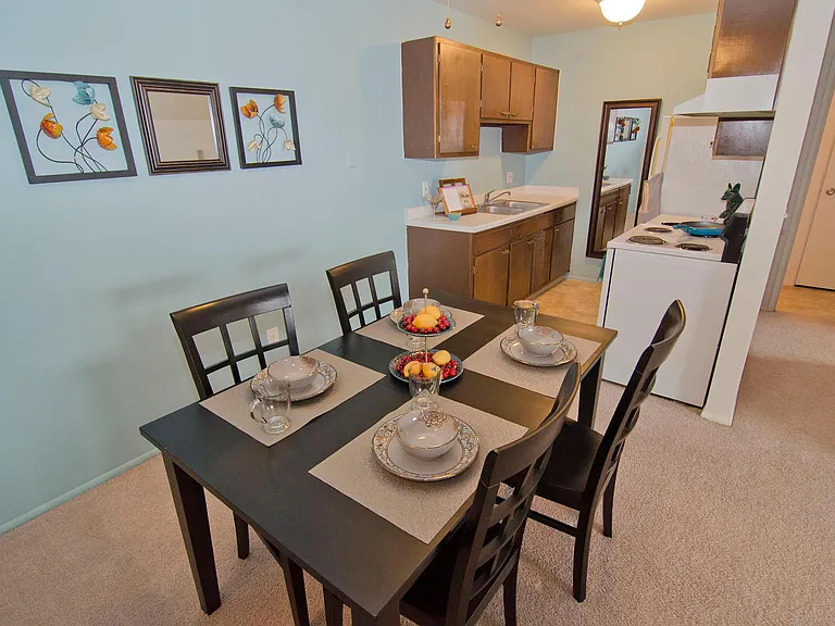 College Towne Apartments — Photo 37