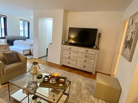 4th image of 425 E 63rd St APT W6b