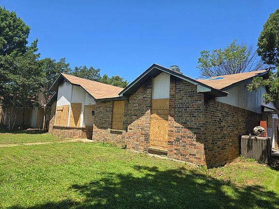 4th image of 2820 Hamlett Ln