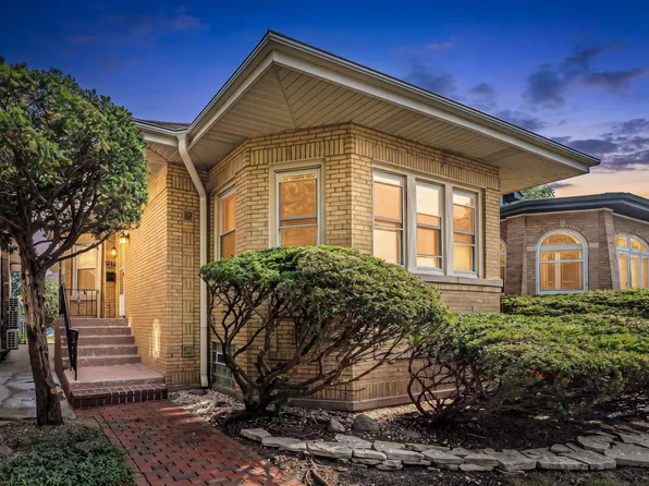 2539 W Morse Ave, Chicago, IL 60645