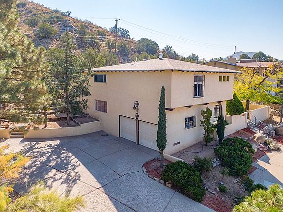 4th image of 1102 Warm Sands Dr SE