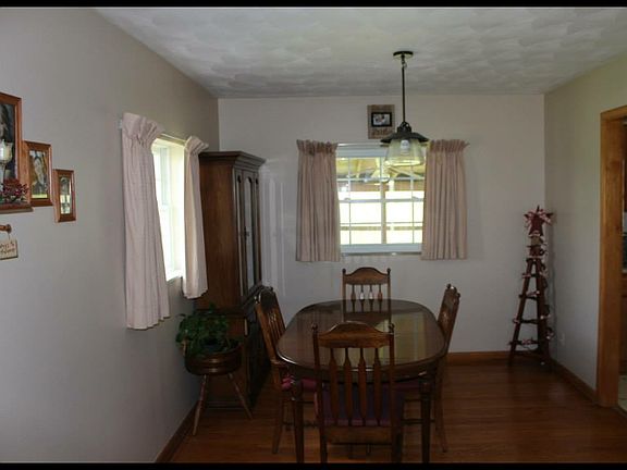 5th image of 982 Garden Heights Dr