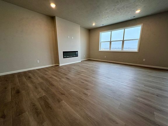 4th image of 6313 W Valentine St