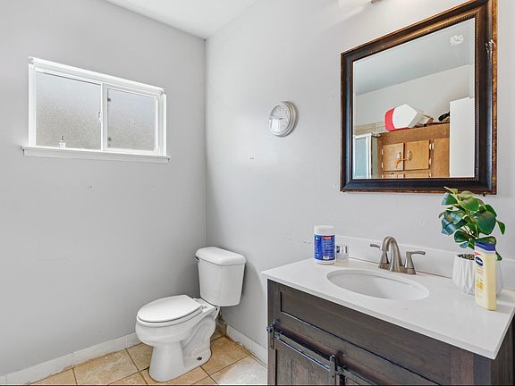 5th image of 1529 W Wren Avenue