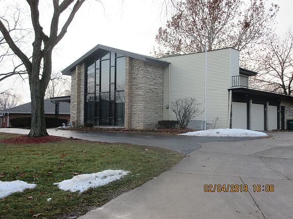 5th image of 3003 Twin Oaks Dr