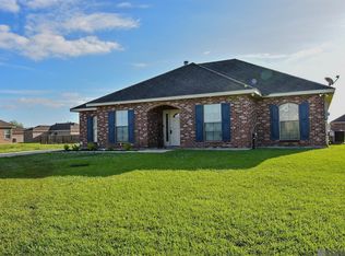 121 Therease Dr, Vacherie, LA 70090