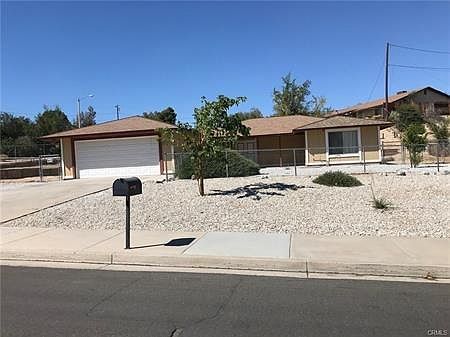 4th image of 17080 Lorene Dr