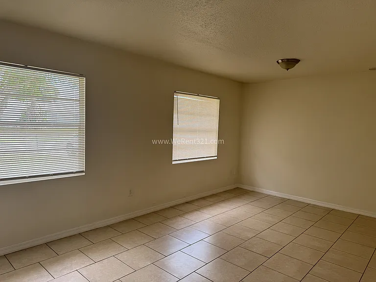 3239 Haddon Ave NE — Photo 7