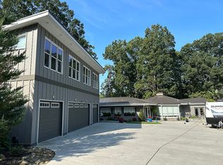 5815 Lakeshore Dr, Buford, GA 30518