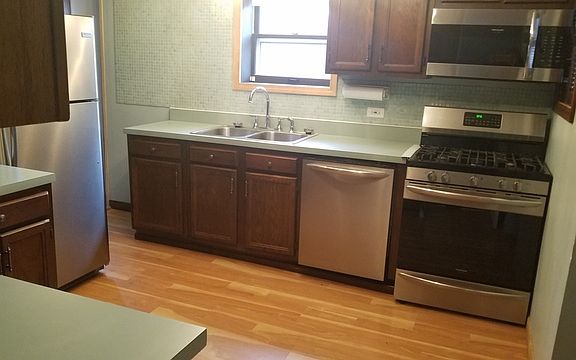 5th image of 3922 Van Buren St