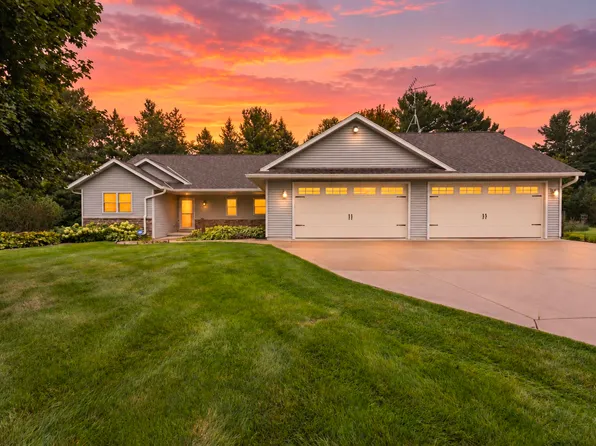 N8470 Lola Ct, Beaver Dam, WI 53916