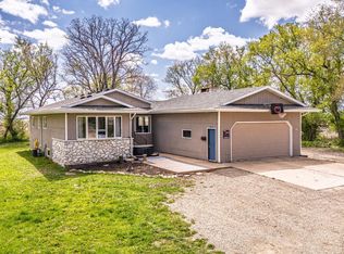 55739 140th St, Lyle, MN 55953