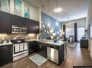 99 Singleton Blvd, Dallas, TX 75212