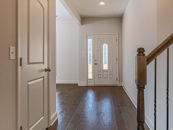 3rd image of 2564 Blackberry Ridge Blvd