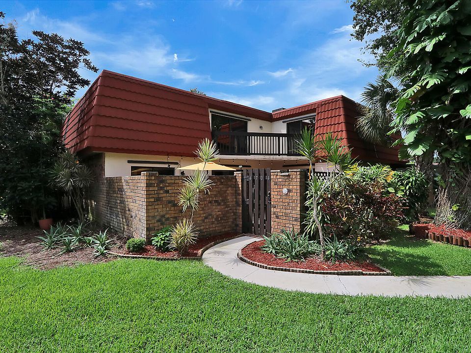 1st image of 4704 Suburban Pines Dr