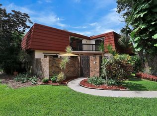 4704 Suburban Pines Dr, Lake Worth, FL 33463