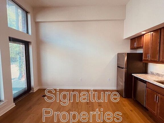 4th image of 712 High St APT 2