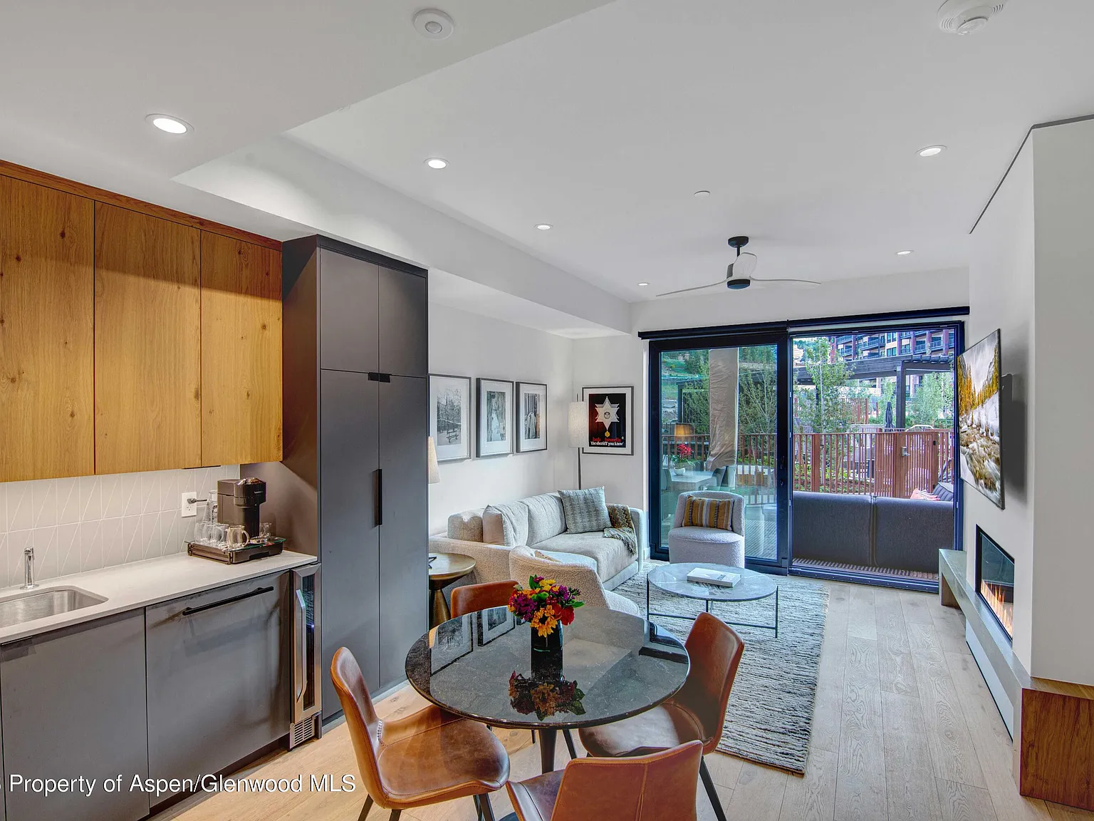 2 bed, 932 sqft, $30,000 — Photo 2