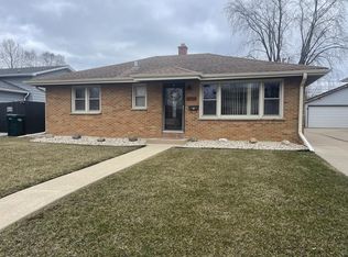 2121 Linden Ave, Waukegan, IL 60087