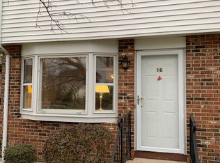 16 Persimmon Ln, Glastonbury, CT 06033