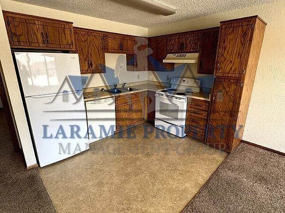 4th image of 1725 Fetterman Dr APT A