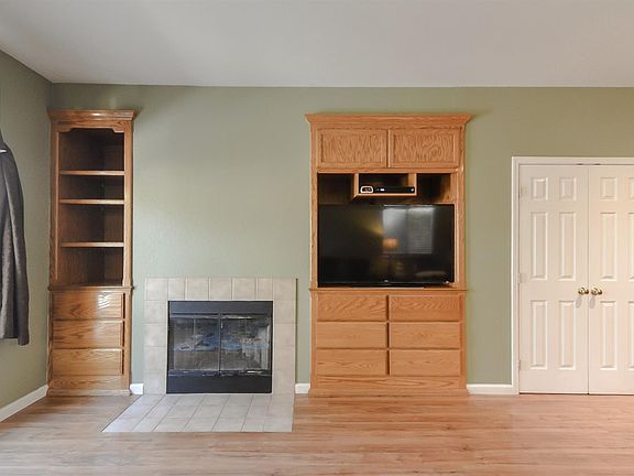 4th image of 361 Olivine Ave