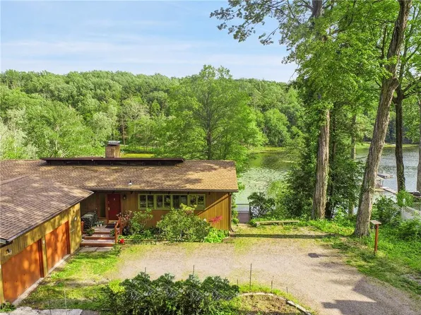 82 Twin Lakes Road, South Salem, NY 10590