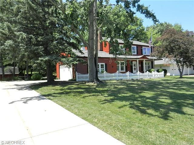 1st image of 900 Colony Dr