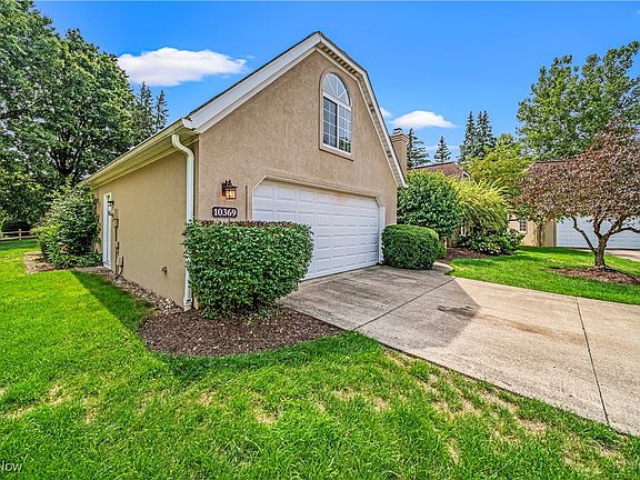 3rd image of 10369 N Pond Ln