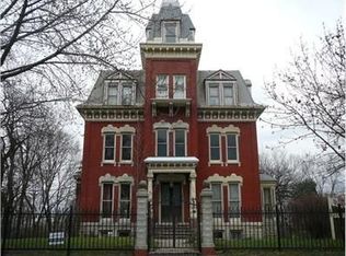 206 N Broadway St, Joliet, IL 60435