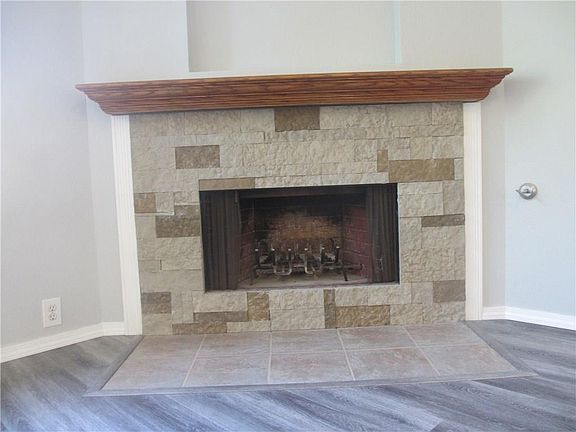 3rd image of 1408 Mosscreek Dr