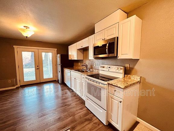 4th image of 4215 N Vassault St #B